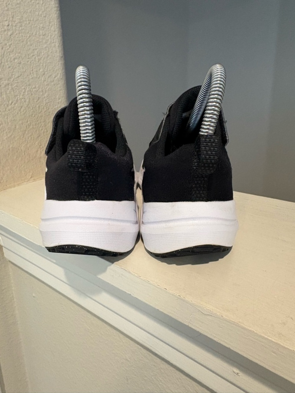 Nike Downshifter 12 NN TDV Kids Black White Shoes DM4193-003 Youth Size 3Y - Picture 8 of 9